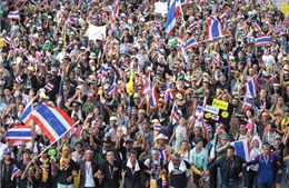 Hơn 1.000 người biểu tình xông vào Bộ Ngoại giao Thái Lan 